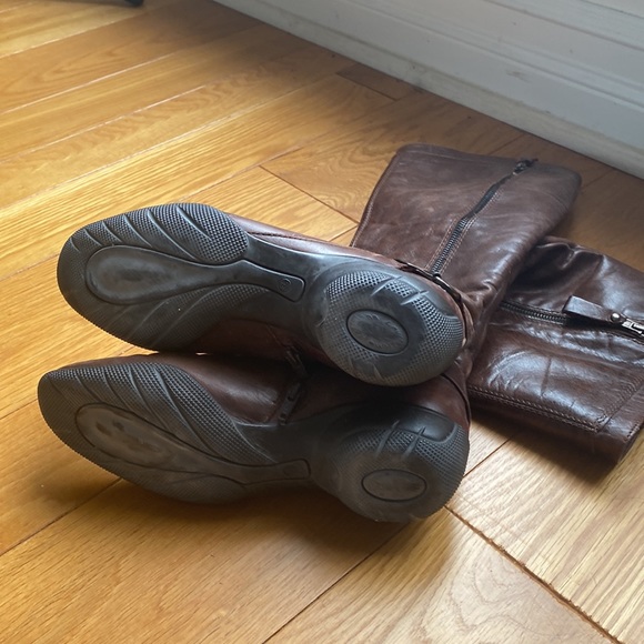 Vintage Romanian Dress boots with non slip heels! Excellent shape - Picture 3 of 3